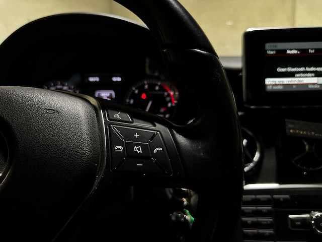 Mercedes-benz a180 4u3 a-klasse 121pk 2013 (origineel-nl), 8-srr-41 - afbeelding 22 van  37