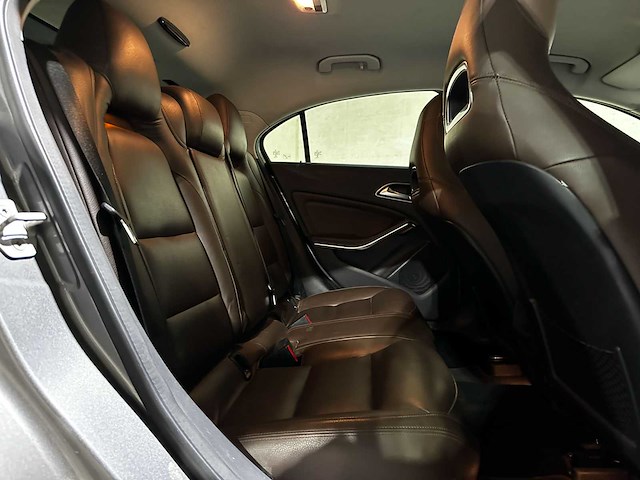 Mercedes-benz a180 4u3 a-klasse 121pk 2013 (origineel-nl), 8-srr-41 - afbeelding 34 van  37
