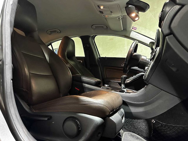 Mercedes-benz a180 4u3 a-klasse 121pk 2013 (origineel-nl), 8-srr-41 - afbeelding 35 van  37