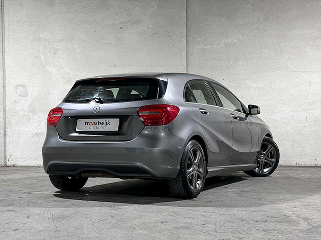 Mercedes-benz a180 4u3 a-klasse 121pk 2013 (origineel-nl), 8-srr-41 - afbeelding 2 van  38