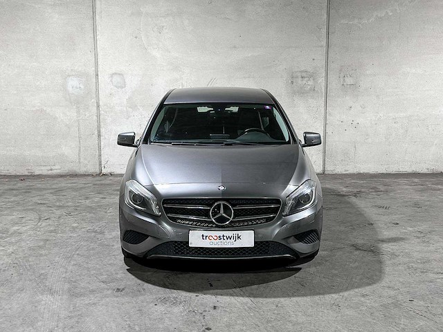 Mercedes-benz a180 4u3 a-klasse 121pk 2013 (origineel-nl), 8-srr-41 - afbeelding 35 van  38