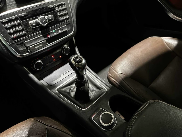 Mercedes-benz a180 4u3 a-klasse 121pk 2013 (origineel-nl), 8-srr-41 - afbeelding 18 van  39