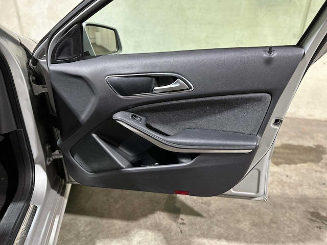 Mercedes-benz a180 ambition a-klasse 121pk 2012 (origineel-nl), 75-zjj-1 - afbeelding 8 van  10