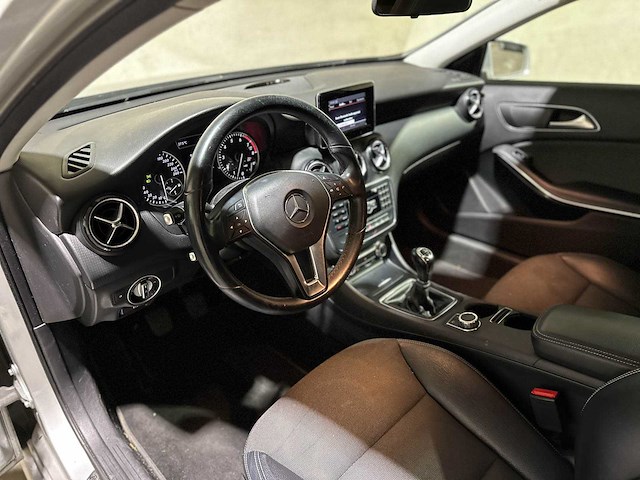 Mercedes-benz a180 ambition a-klasse 121pk 2012 (origineel-nl), 75-zjj-1 - afbeelding 8 van  25