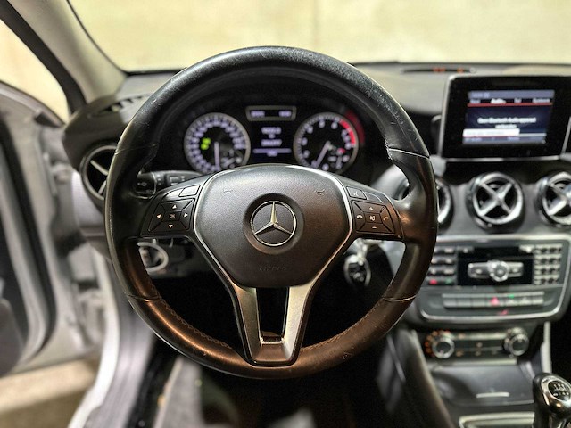 Mercedes-benz a180 ambition a-klasse 121pk 2012 (origineel-nl), 75-zjj-1 - afbeelding 9 van  25