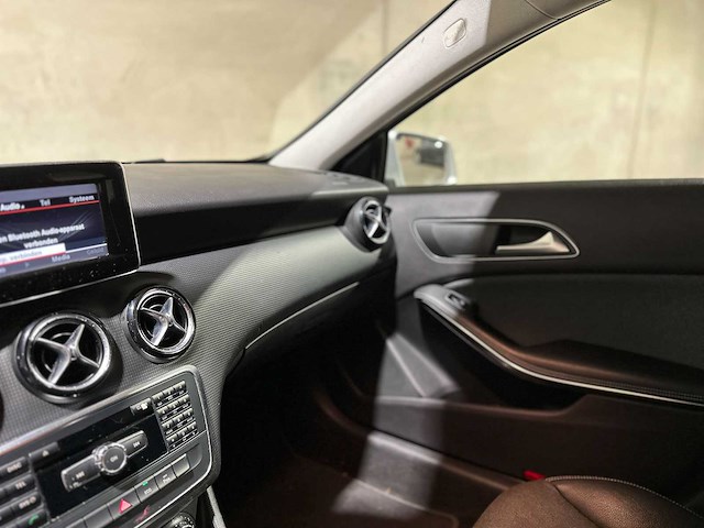 Mercedes-benz a180 ambition a-klasse 121pk 2012 (origineel-nl), 75-zjj-1 - afbeelding 10 van  25