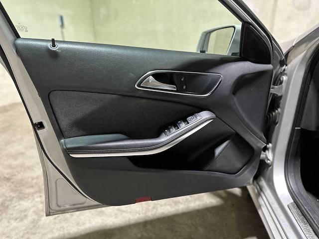 Mercedes-benz a180 ambition a-klasse 121pk 2012 (origineel-nl), 75-zjj-1 - afbeelding 35 van  40