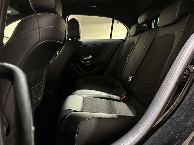 Mercedes-benz a180 d 7g-dct business solution a-klasse 116pk 2020 (origineel-nl+1e eigenaar), h-772-kd - afbeelding 26 van  39