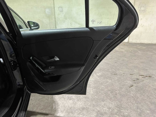 Mercedes-benz a180 d 7g-dct business solution a-klasse 116pk 2020 (origineel-nl+1e eigenaar), h-772-kd - afbeelding 28 van  39