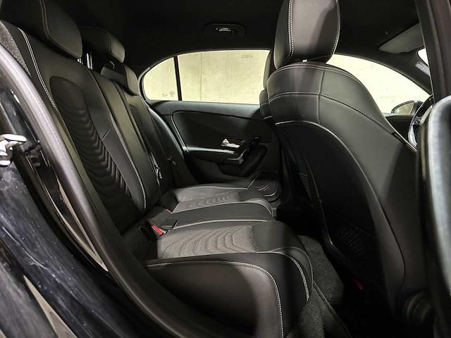 Mercedes-benz a180 d 7g-dct business solution a-klasse 116pk 2020 (origineel-nl+1e eigenaar), h-772-kd - afbeelding 29 van  39