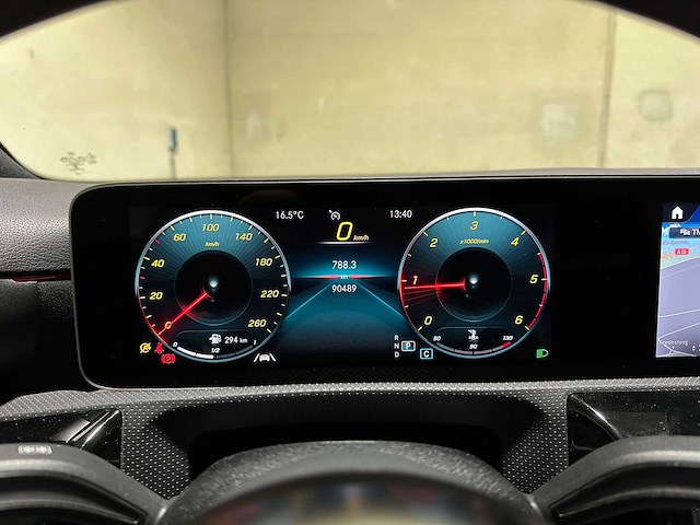 Mercedes-benz a180 d business solution amg 116pk 2018 (origineel-nl) a-klasse, sr-559-f - afbeelding 19 van  43