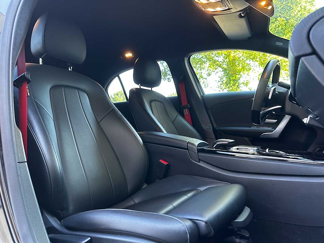 Mercedes-benz a180 d business solution amg 116pk 2019 a-klasse, l-277-bv - afbeelding 9 van  16