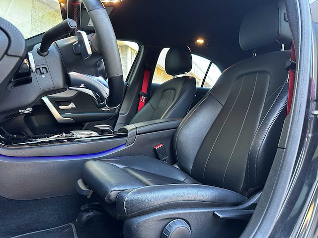 Mercedes-benz a180 d business solution amg 116pk 2019 a-klasse, l-277-bv - afbeelding 21 van  36