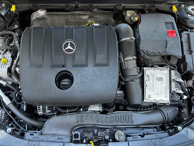 Mercedes-benz a180 d business solution amg 116pk 2019 a-klasse, l-277-bv - afbeelding 28 van  36