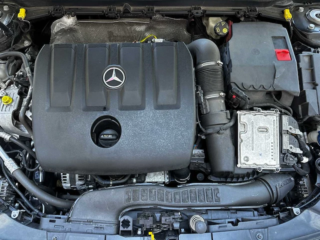 Mercedes-benz a180 d business solution amg 116pk 2019 a-klasse, l-277-bv - afbeelding 33 van  48