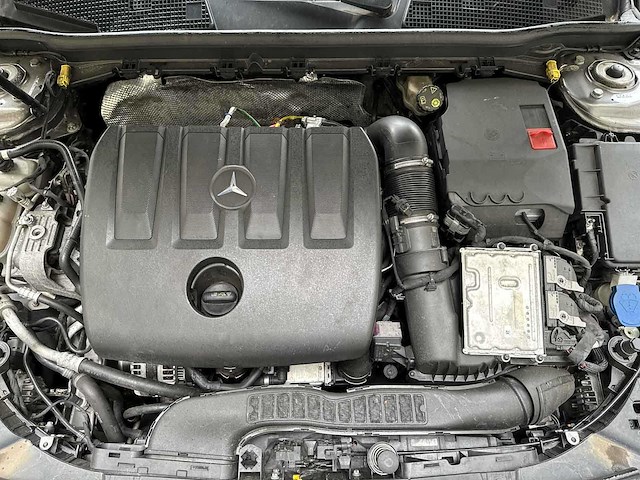 Mercedes-benz a180 d launch edition premium plus 116pk 2019 a-klasse, x-668-xh - afbeelding 12 van  39
