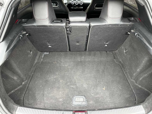 Mercedes-benz a180 d launch edition premium plus 116pk 2019 a-klasse, x-668-xh - afbeelding 17 van  39