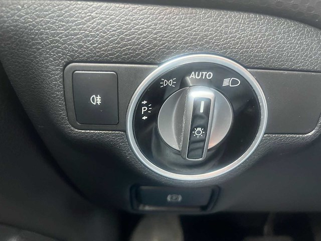 Mercedes-benz a180 d lease edition plus automaat, nd-919-k - afbeelding 8 van  16