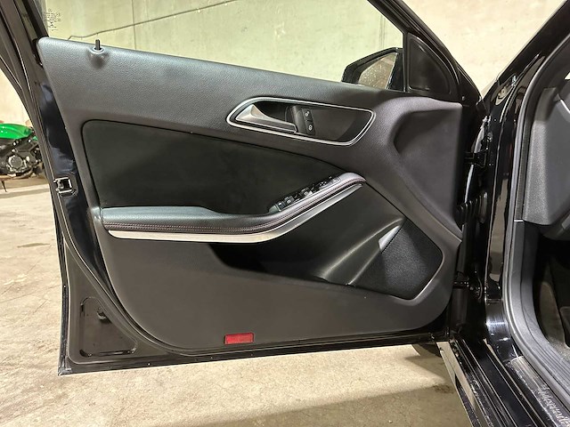 Mercedes-benz a180 prestige a-klasse 123pk 2015, g-325-pp - afbeelding 21 van  39