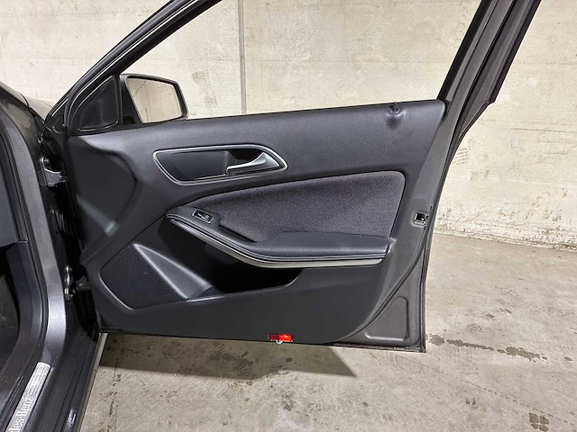 Mercedes-benz a180d lease edition 109pk 2015 (origineel-nl) a-klasse, hj-962-t - afbeelding 30 van  41