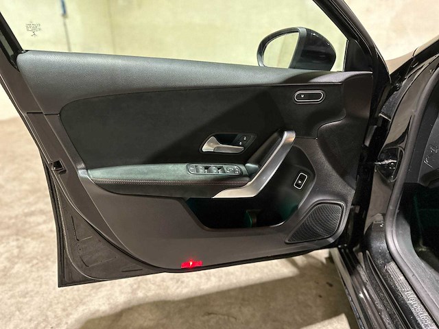 Mercedes-benz a200 business solution amg a-klasse 161pk 2020, j-049-dz - afbeelding 25 van  41