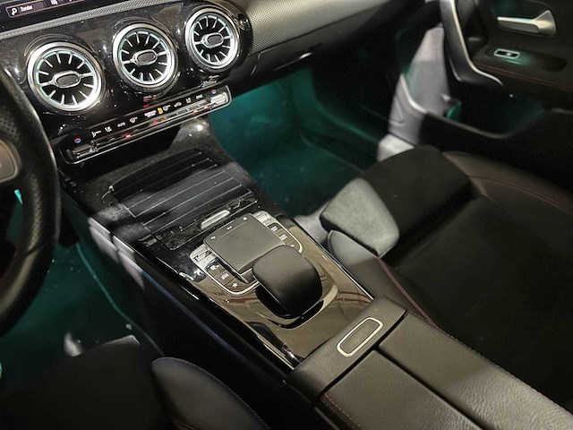 Mercedes-benz a200 business solution amg a-klasse 161pk 2020, j-049-dz - afbeelding 21 van  39