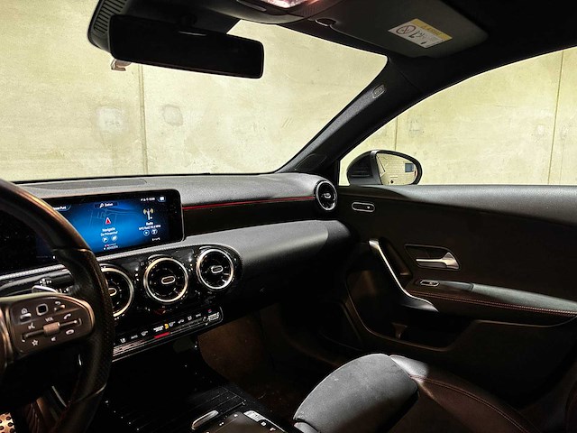 Mercedes-benz a200 business solution amg a-klasse 163pk 2019 (origineel-nl), xh-436-l - afbeelding 21 van  35