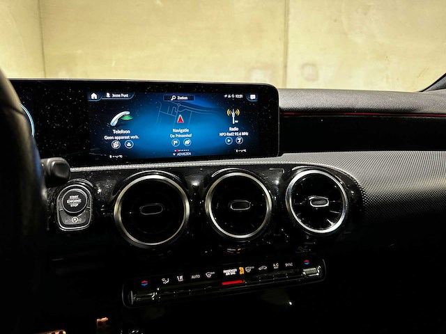 Mercedes-benz a200 business solution amg a-klasse 163pk 2019 (origineel-nl), xh-436-l - afbeelding 23 van  35