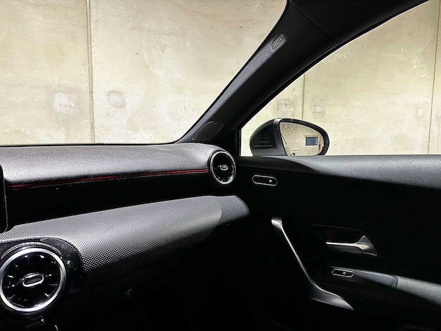 Mercedes-benz a200 business solution amg a-klasse 163pk 2019 (origineel-nl), xh-436-l - afbeelding 9 van  35