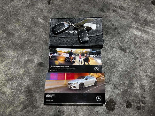 Mercedes-benz a200 business solution amg a-klasse 163pk 2019 (origineel-nl), xh-436-l - afbeelding 12 van  35