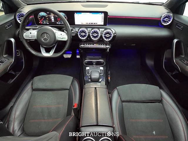 Mercedes-benz a200 launch edition premium 163pk 2019 (origineel-nl) a-klasse, zl-208-h - afbeelding 32 van  36