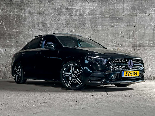 Mercedes-benz a200 launch edition premium plus 163pk 2019 (origineel-nl) a-klasse, zv-617-l - afbeelding 2 van  64