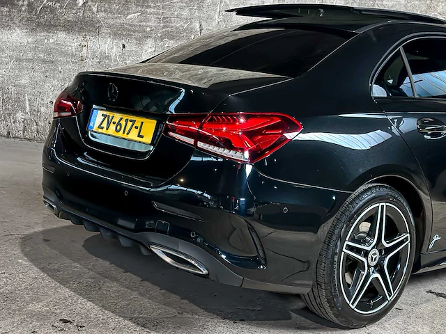 Mercedes-benz a200 launch edition premium plus 163pk 2019 (origineel-nl) a-klasse, zv-617-l - afbeelding 8 van  64
