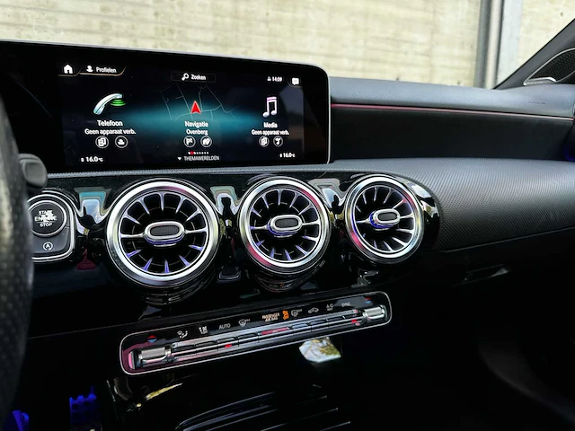 Mercedes-benz a200 launch edition premium plus 163pk 2019 (origineel-nl) a-klasse, zv-617-l - afbeelding 27 van  64