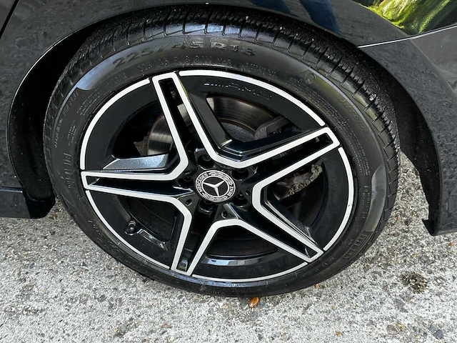 Mercedes-benz a200 launch edition premium plus 163pk 2019 (origineel-nl) a-klasse, zv-617-l - afbeelding 54 van  64