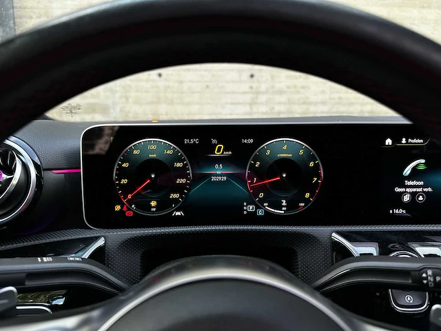 Mercedes-benz a200 launch edition premium plus 163pk 2019 (origineel-nl) a-klasse, zv-617-l - afbeelding 14 van  64