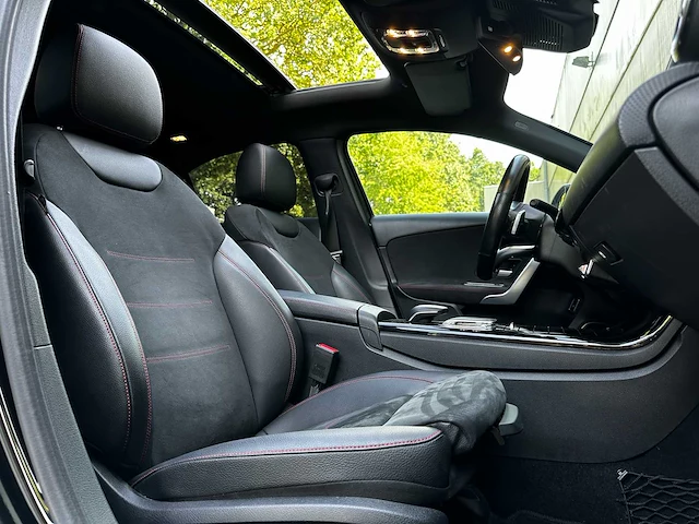 Mercedes-benz a200 launch edition premium plus 163pk 2019 (origineel-nl) a-klasse, zv-617-l - afbeelding 35 van  64