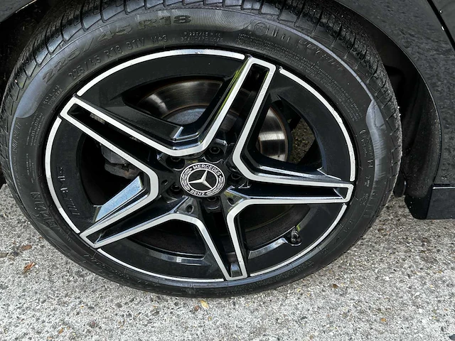 Mercedes-benz a200 launch edition premium plus 163pk 2019 (origineel-nl) a-klasse, zv-617-l - afbeelding 40 van  64