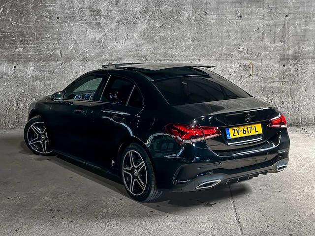 Mercedes-benz a200 launch edition premium plus 163pk 2019 (origineel-nl) a-klasse, zv-617-l - afbeelding 13 van  64