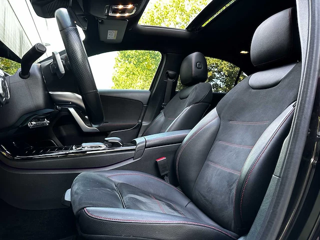 Mercedes-benz a200 launch edition premium plus 163pk 2019 (origineel-nl) a-klasse, zv-617-l - afbeelding 39 van  64