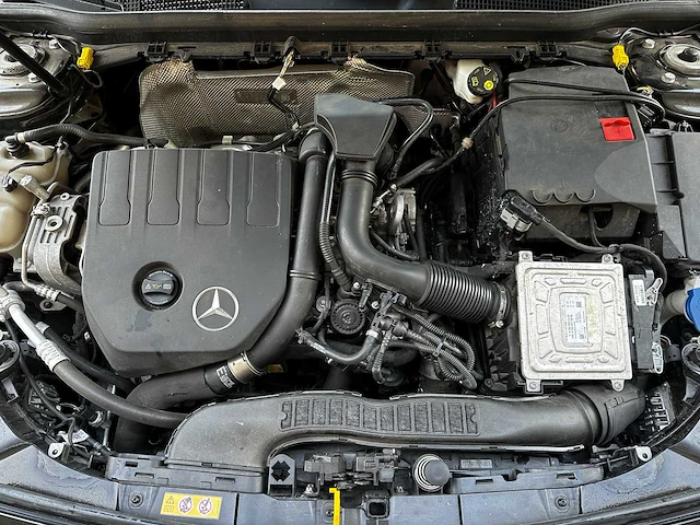 Mercedes-benz a200 launch edition premium plus 163pk 2019 (origineel-nl) a-klasse, zv-617-l - afbeelding 50 van  64