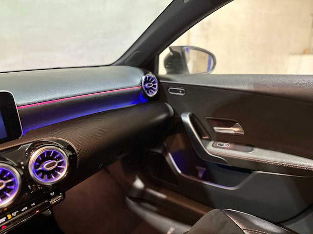 Mercedes-benz a250 amg premium plus a-klasse 224pk 2019, p-962-gr - afbeelding 8 van  28