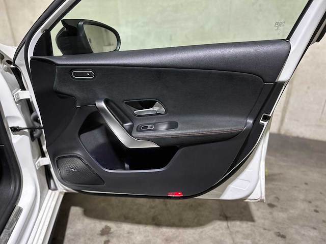 Mercedes-benz a250 amg premium plus a-klasse 224pk 2019, p-962-gr - afbeelding 35 van  45