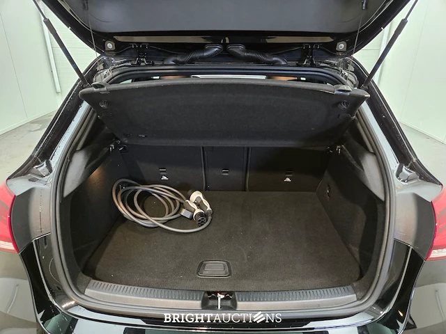 Mercedes-benz a250 e business solution amg limited 262pk 2020 a-klasse, s-551-ph - afbeelding 2 van  25