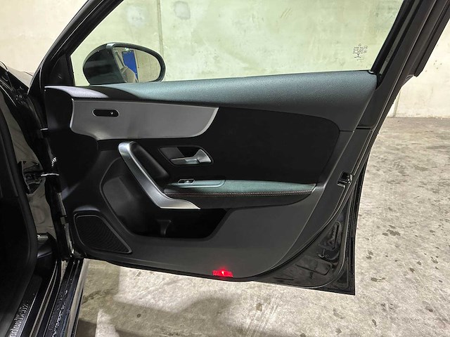 Mercedes-benz a250 e business solution amg limited a-klasse 160pk 2021 (origineel-nl), k-518-sp - afbeelding 17 van  27