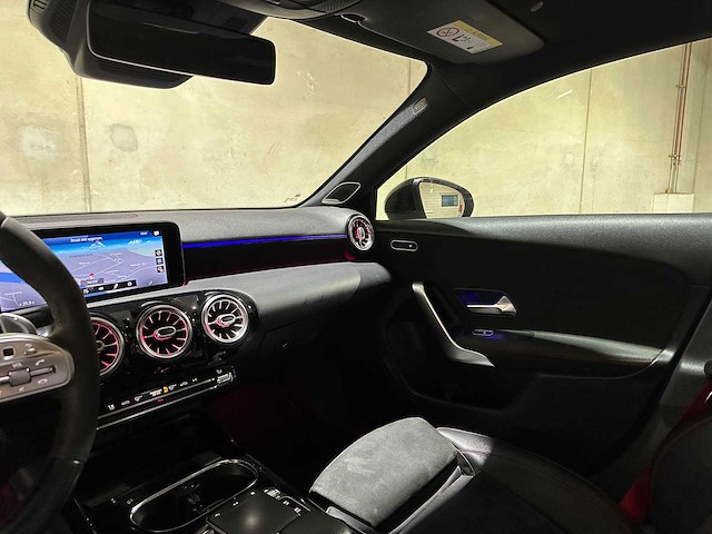 Mercedes-benz a35 amg 4matic edition 1 306pk 2019 a-klasse, z-624-pp - afbeelding 2 van  6