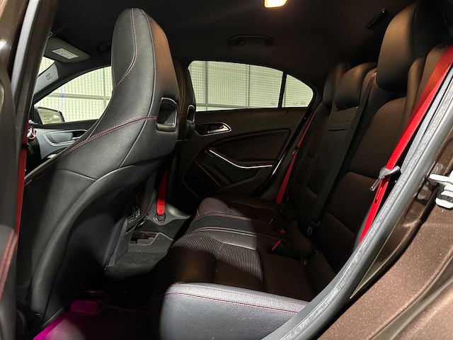 Mercedes-benz a45 amg 4matic a-klasse 360pk 2015, hst-56-d - afbeelding 30 van  43