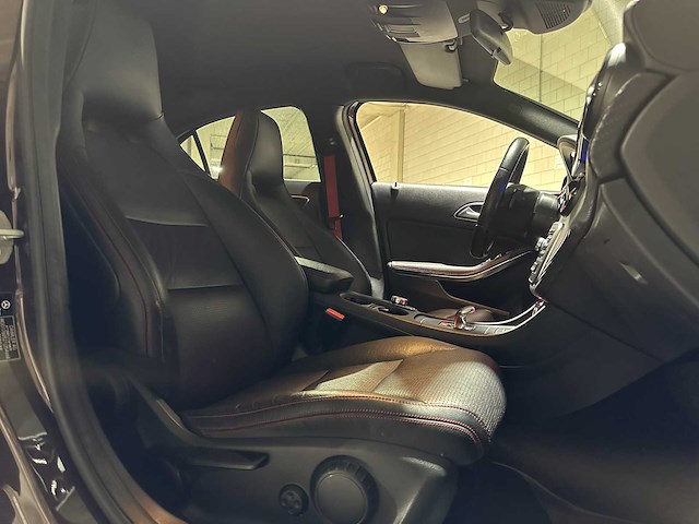 Mercedes-benz a45 amg 4matic a-klasse 360pk 2015, hst-56-d - afbeelding 36 van  43