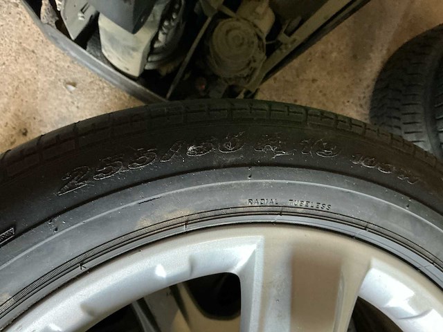 Mercedes benz autobanden met velg - afbeelding 4 van  6