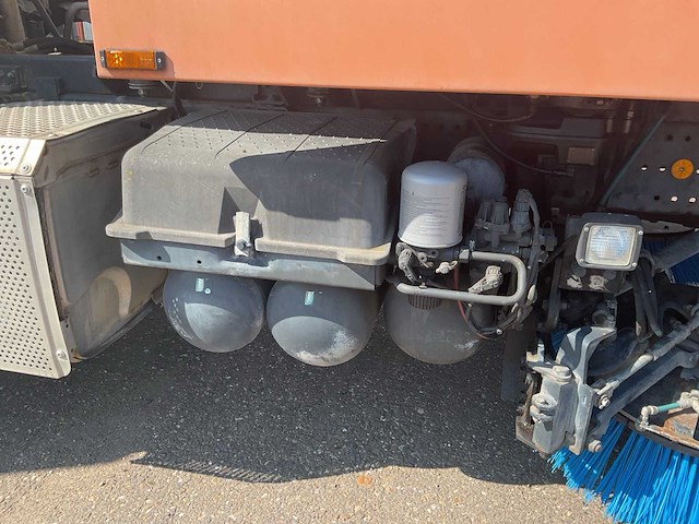 Mercedes-benz axor 1824 vrachtwagen - afbeelding 16 van  18